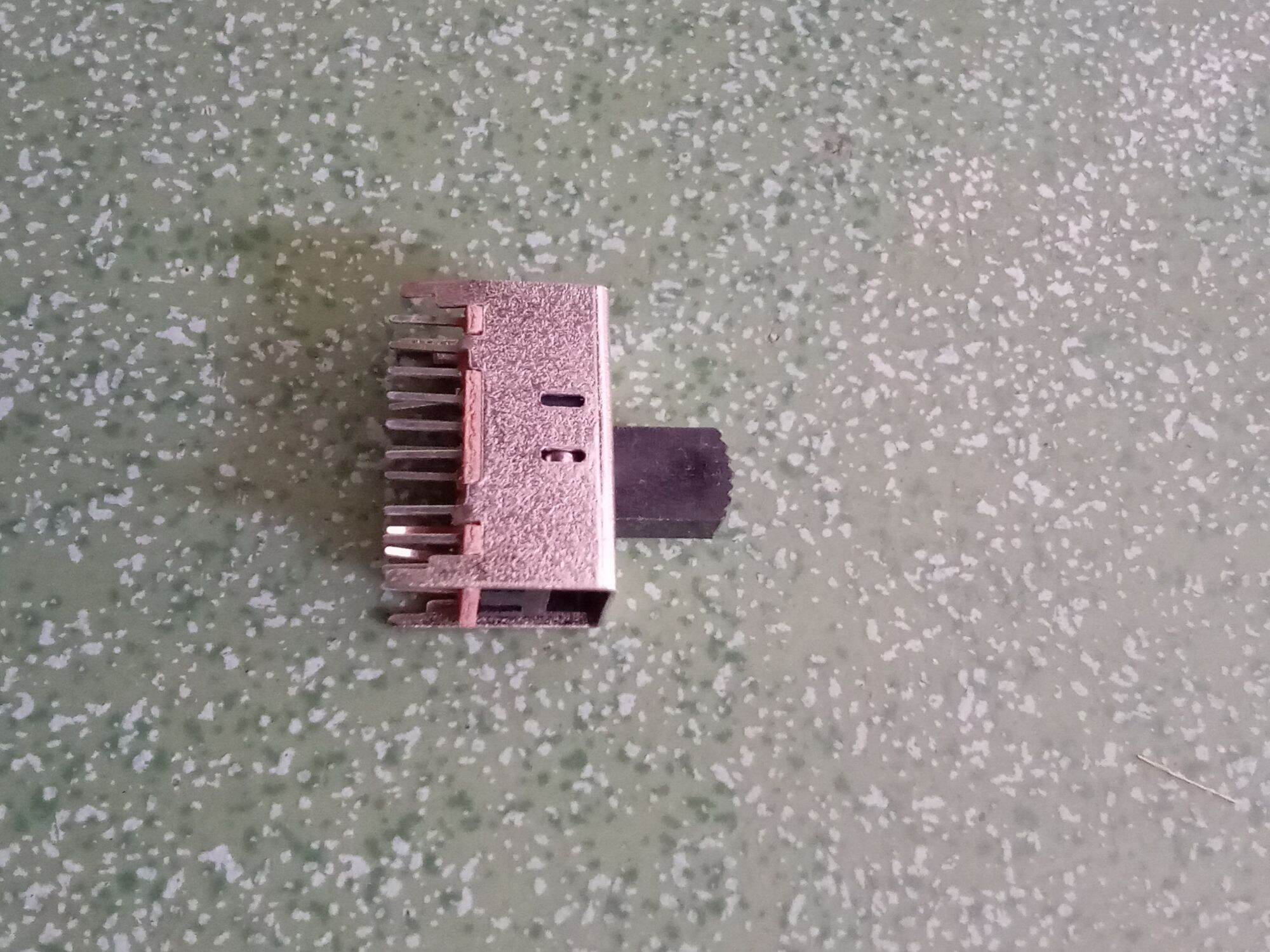 10 CHIẾC CÔNG TẮC GẠT MAIN STREO -MONO