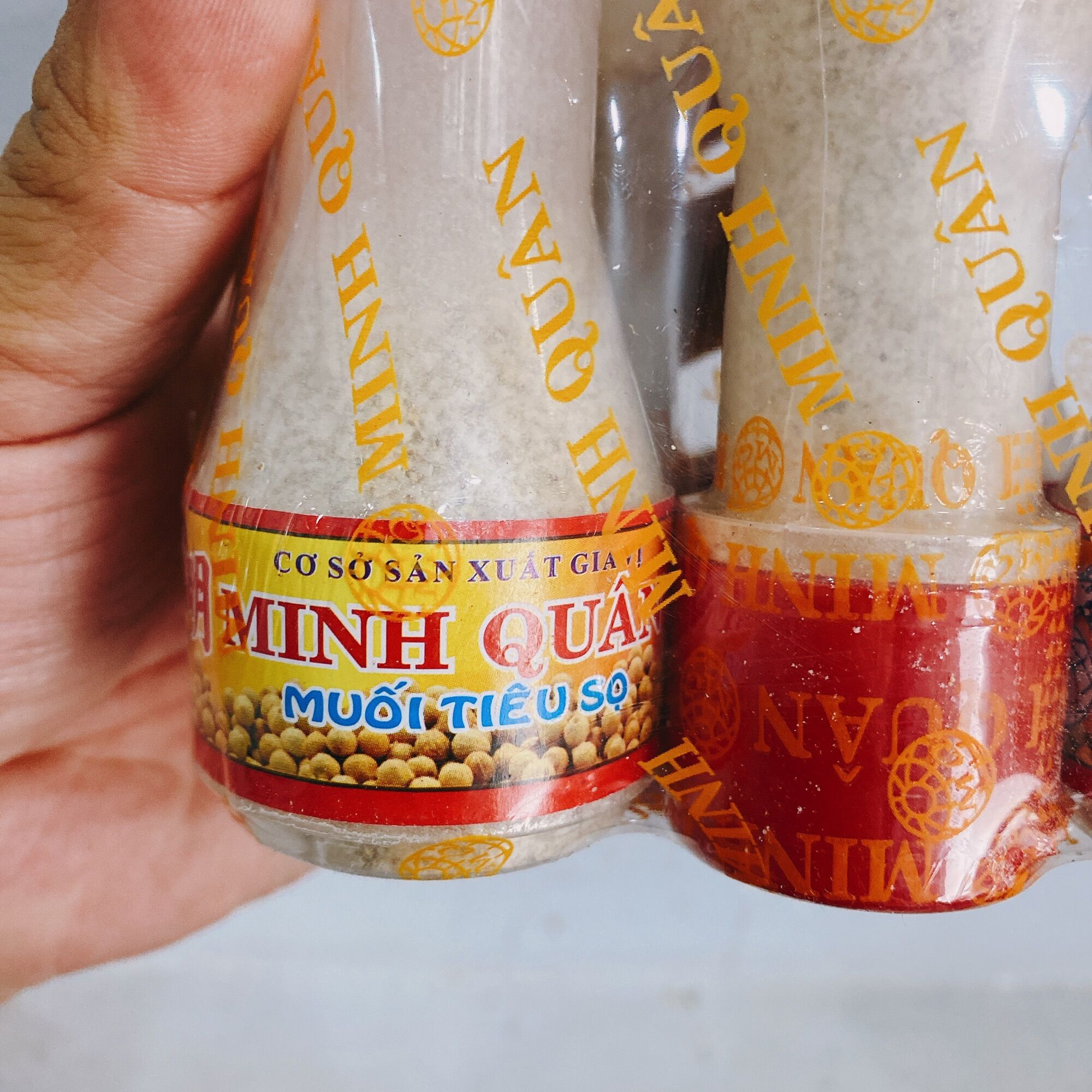 Combo 2 chai ( mỗi chai 60g) muối tiêu sọ Minh Quân( Date mới 12 tháng).