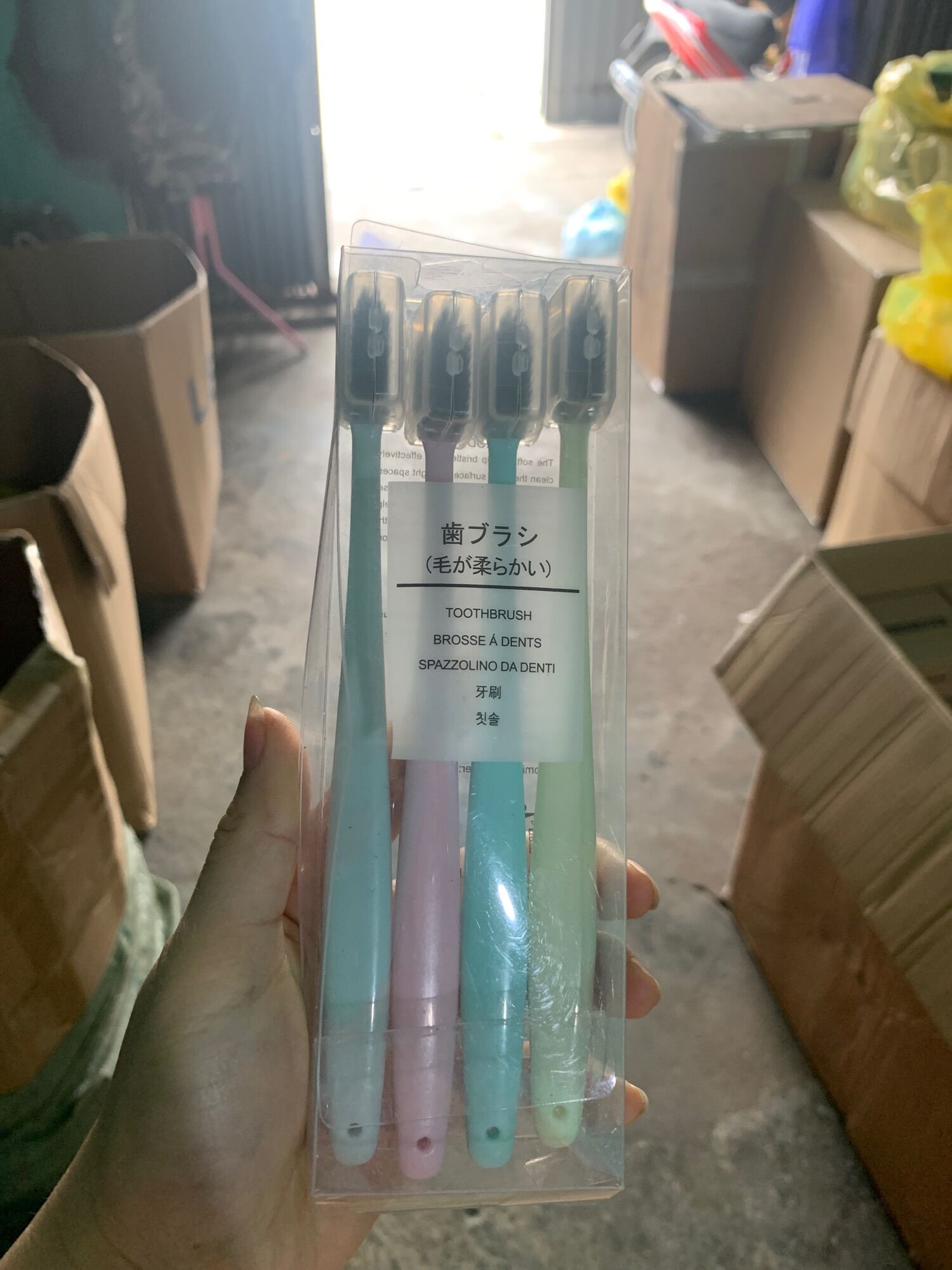Set 4 bàn chải đánh răng muji than hoạt tính cao cấp