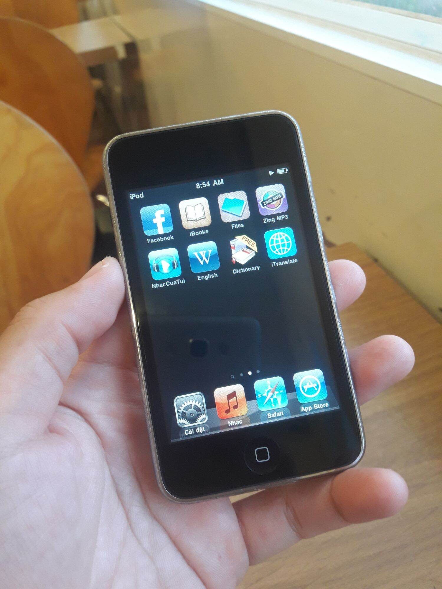 Máy nghe nhạc Touch 2 - hàng qua sử dụng