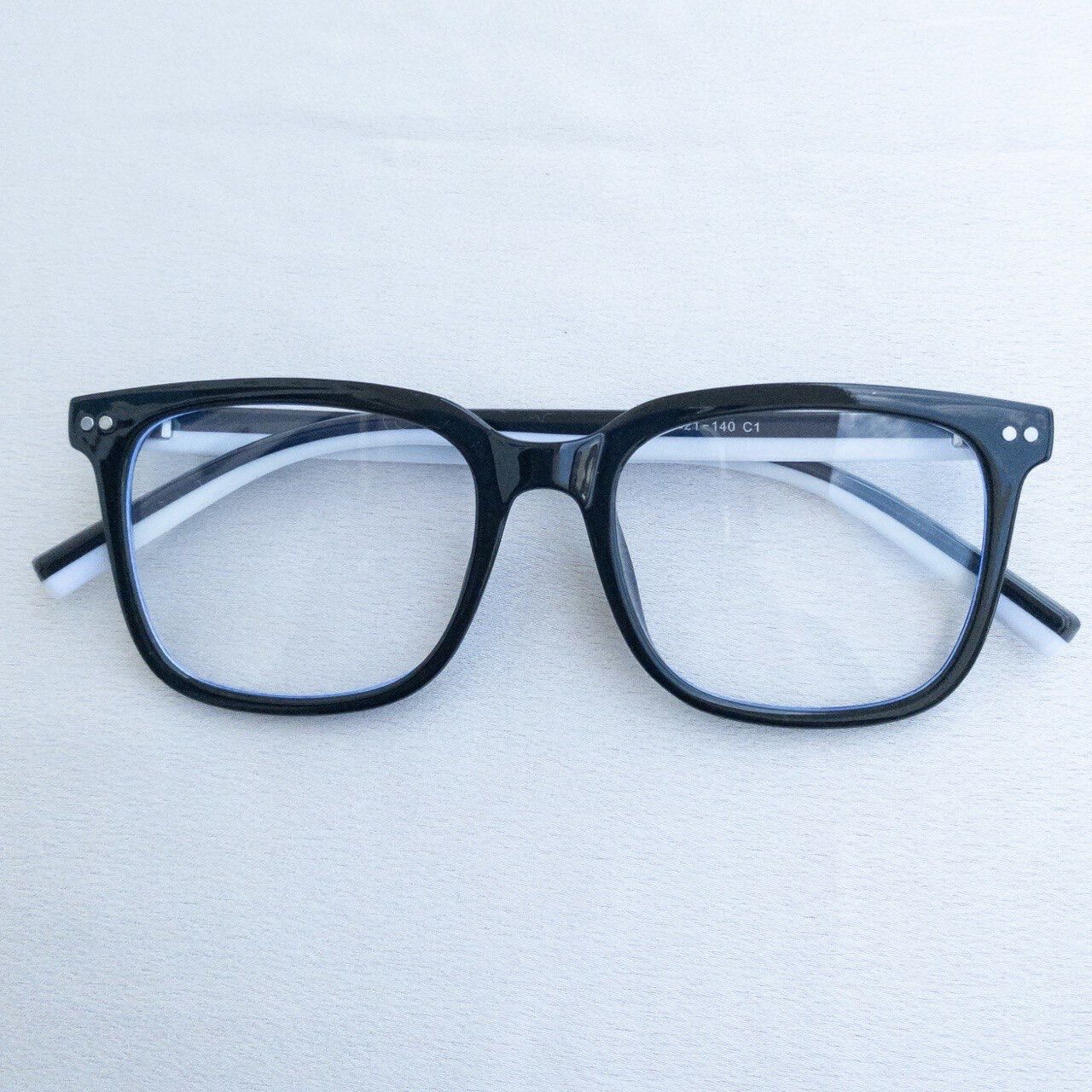 KÍNH NHỰA DẺO FORM VUÔNG 8261