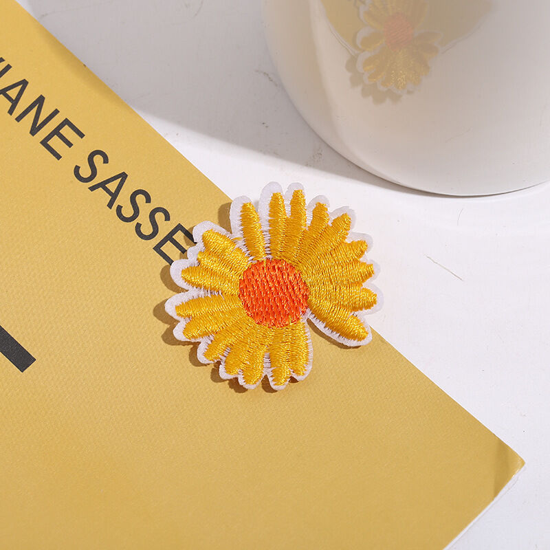 Sticker Ủi Hình Thêu Hoa Cúc Siêu Xinh (1 miếng)