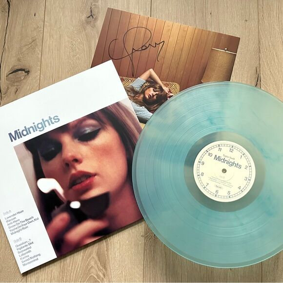 [ĐĨA THAN CHỮ KÝ TAY CỦA TAYLOR SWIFT] Album Midnights (signed vinyl) 2U Store CDs