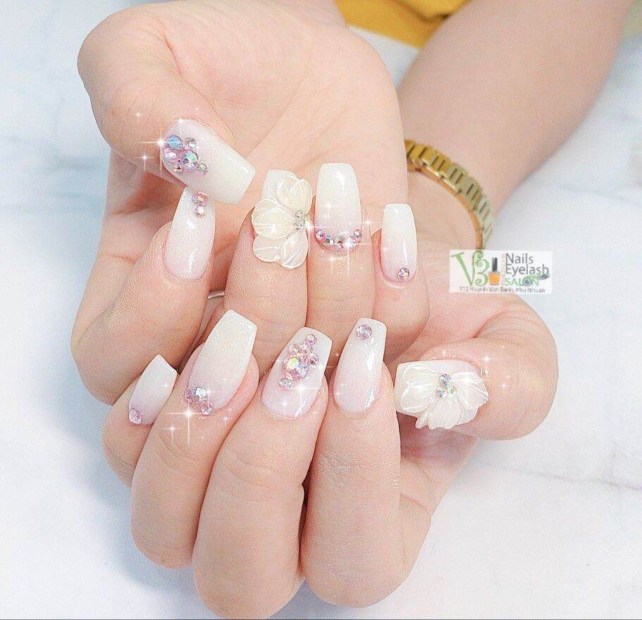 Móng tay giả úp vuông fom chuẩn đẹp y hình