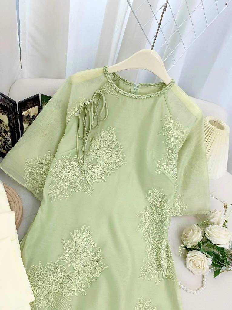 Áo Dài Dáng Suông Cách Tân Thi Thư Cổ Tròn