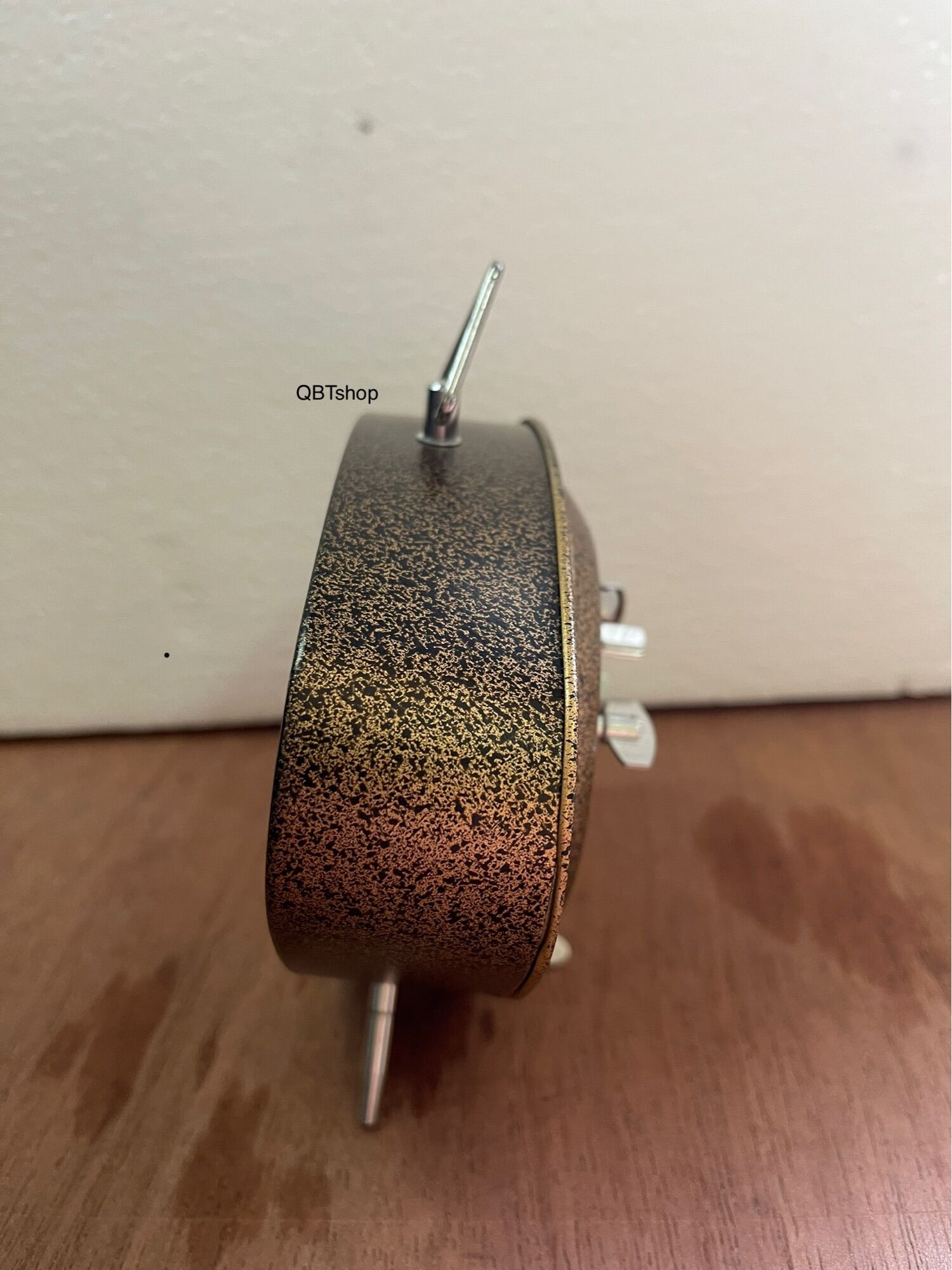 Đồng hồ con gà tam giác ( lên dây cót )