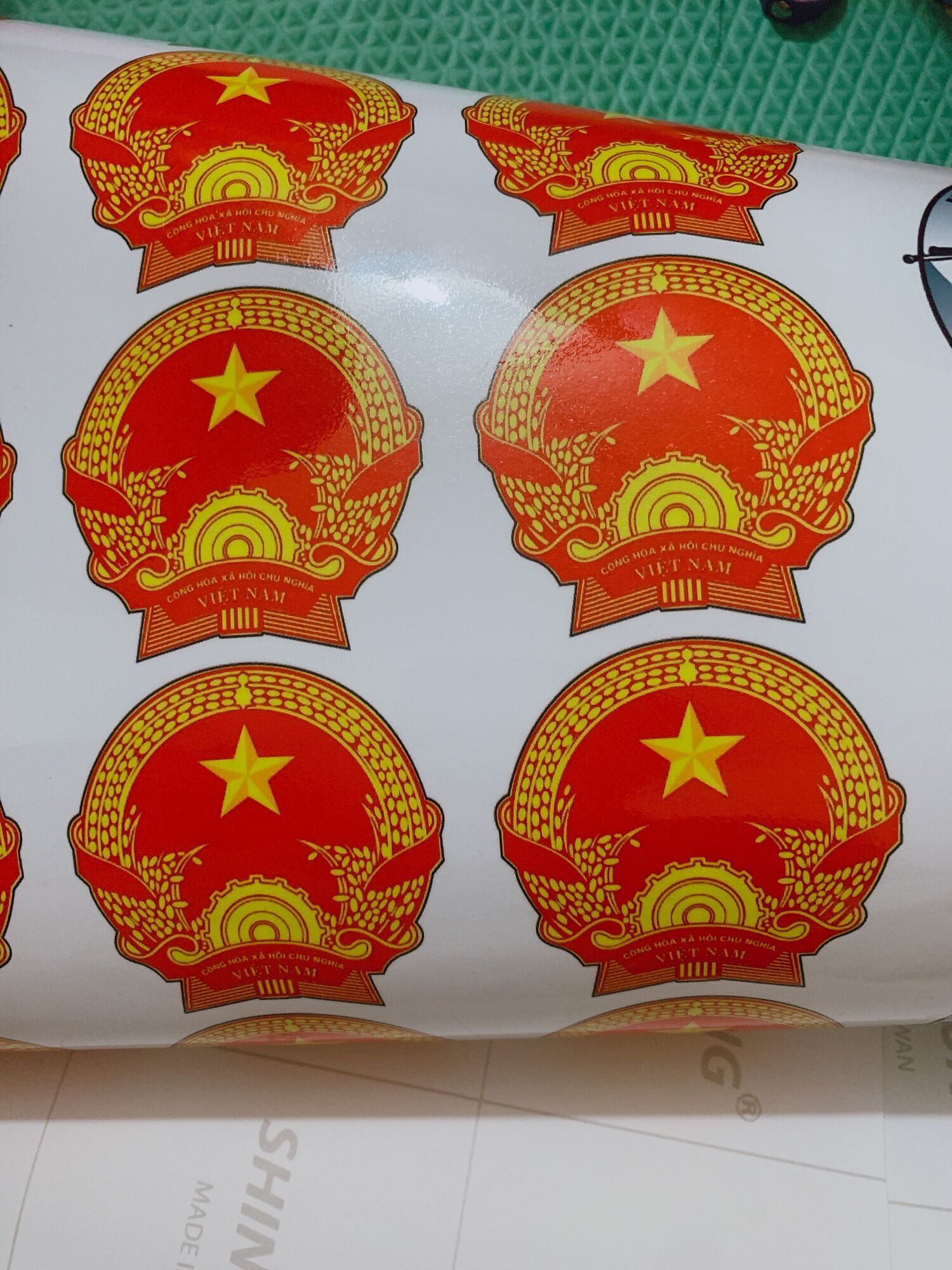 Logo tem huy hiệu đảng dán xe