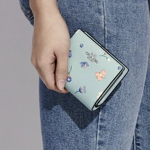 VÍ C*OACH SNAP WALLET HỌA TIẾT SIÊU CƯNG