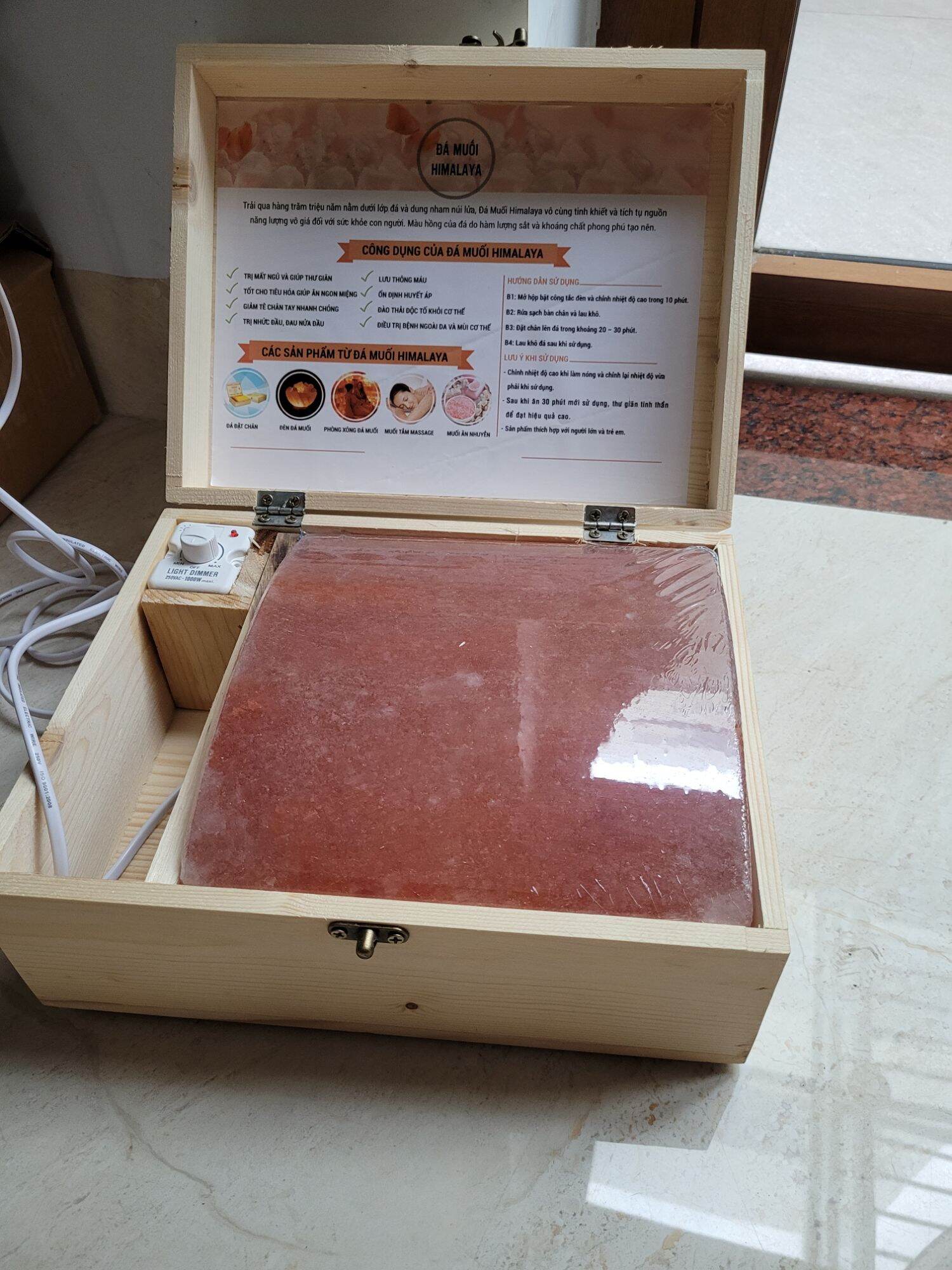 Hộp đá muối massage chân mặt đá cong