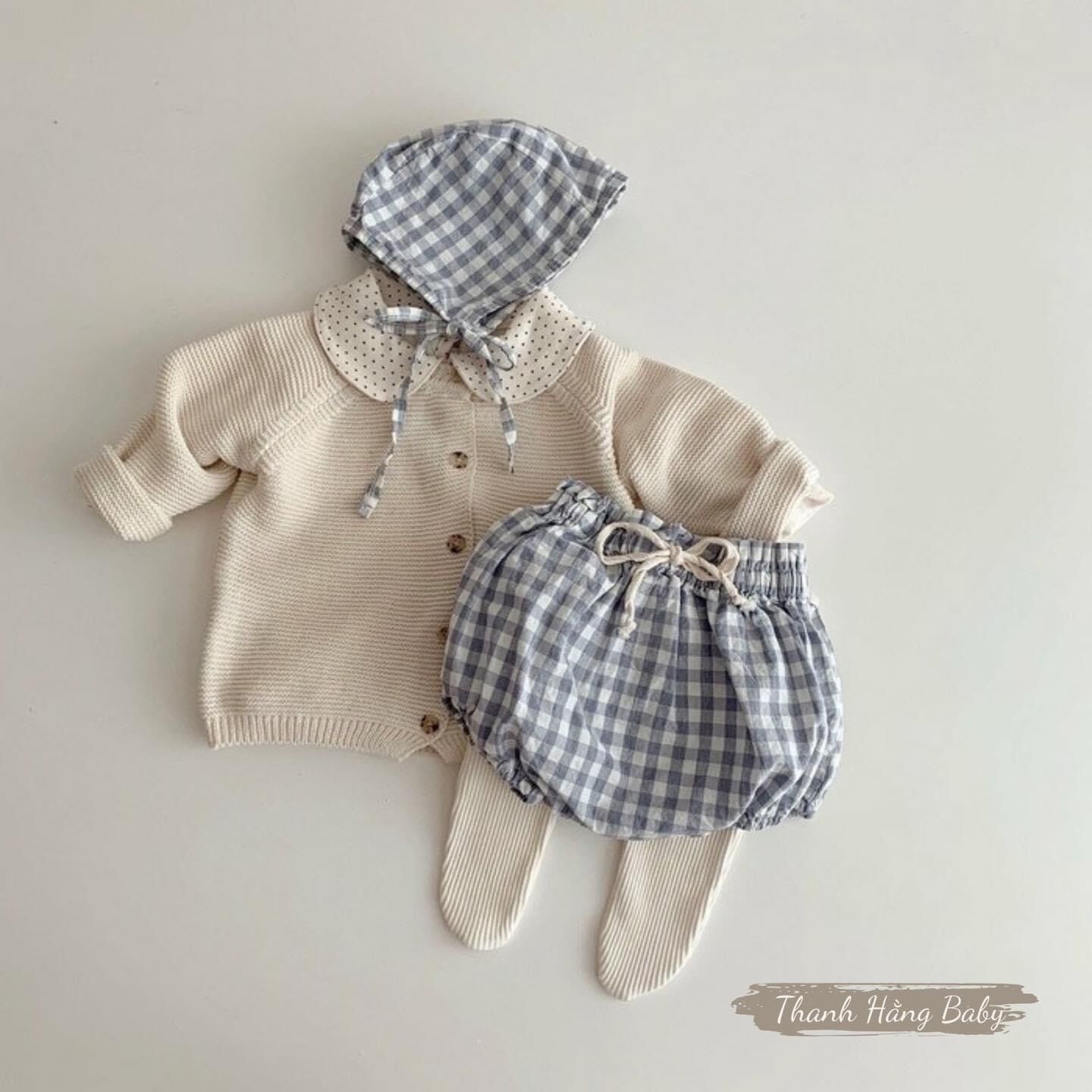Set đồ nhiều chi tiết bé gái
