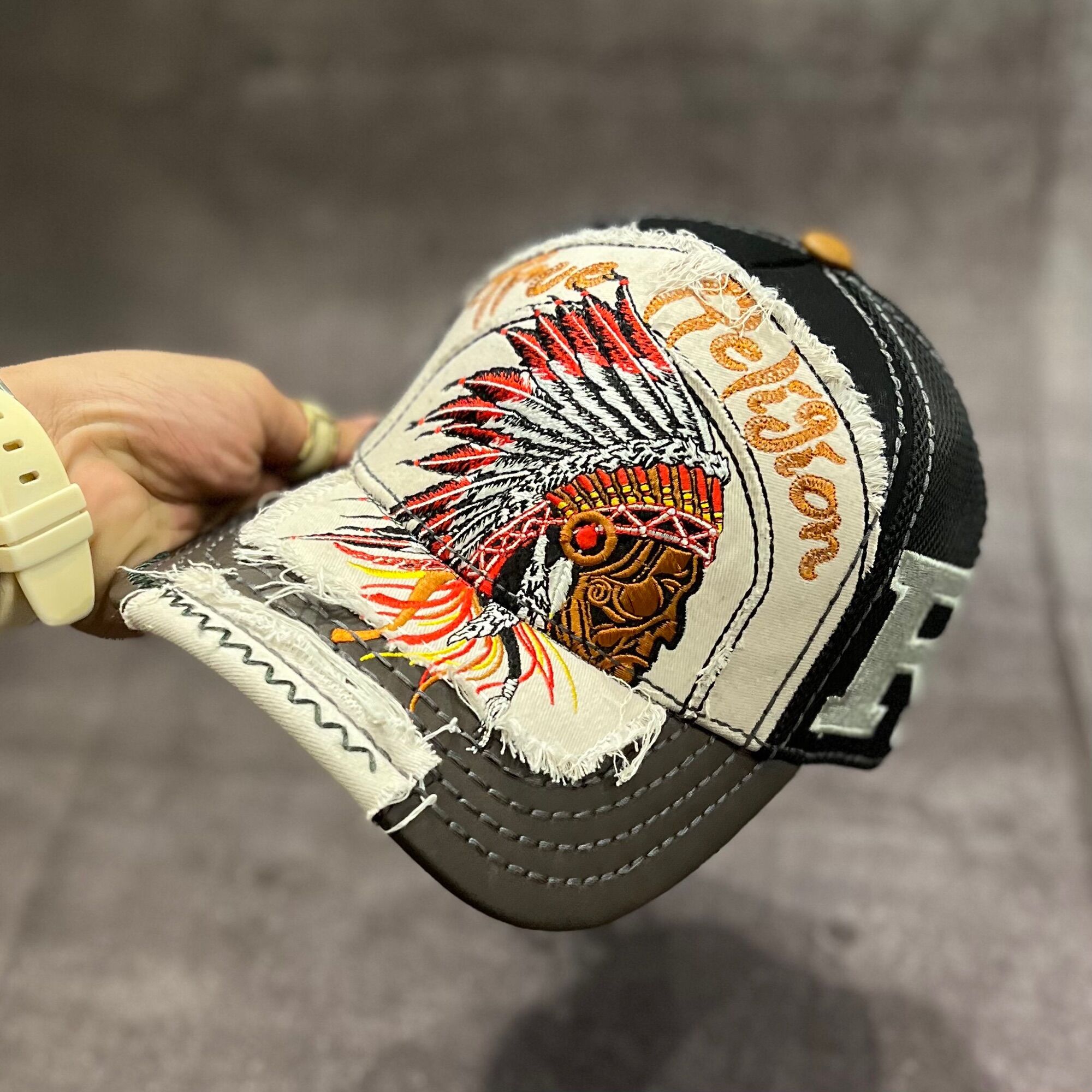 Nón kết/mũ lưỡi trai Truereligion ông địa thổ dân