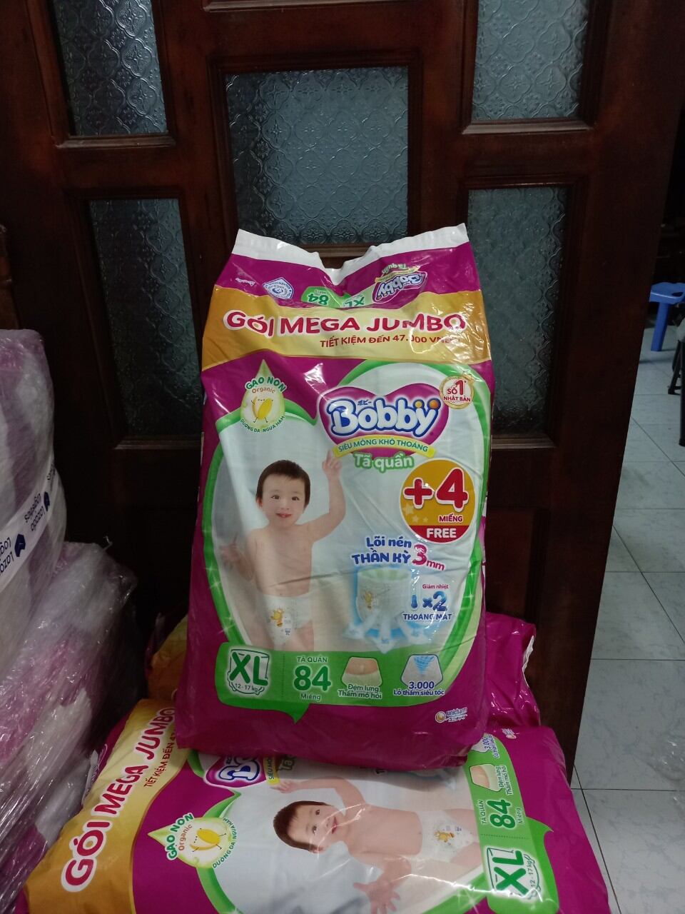 Tã quần bobby XL84 +4 miếng gạo non