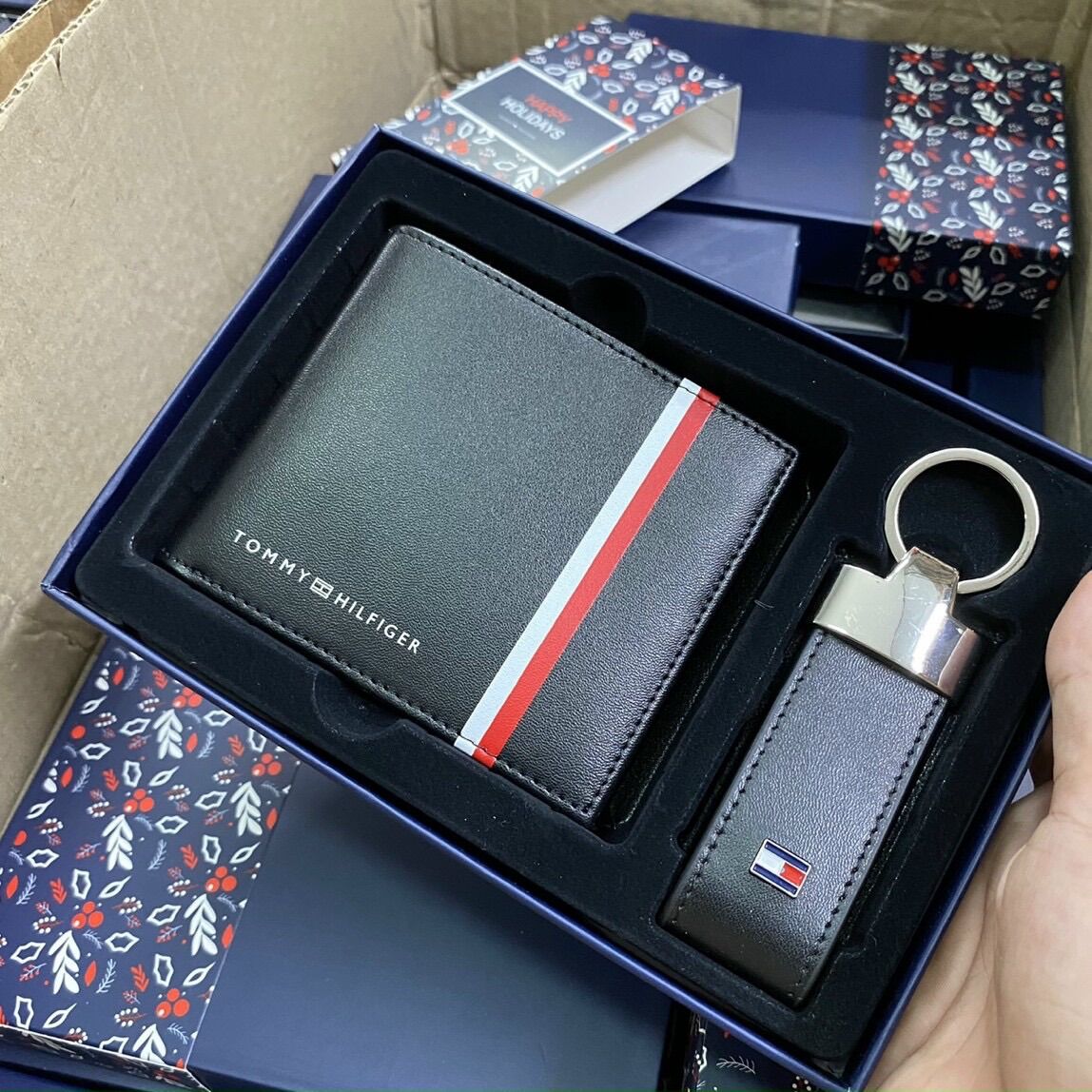 Ví nam ngắn thanh lịch T0mmy tằng kèm móc khoá full box