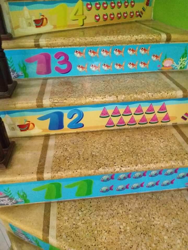 set 11 bậc decal trang trí cầu thang sinh vật biển