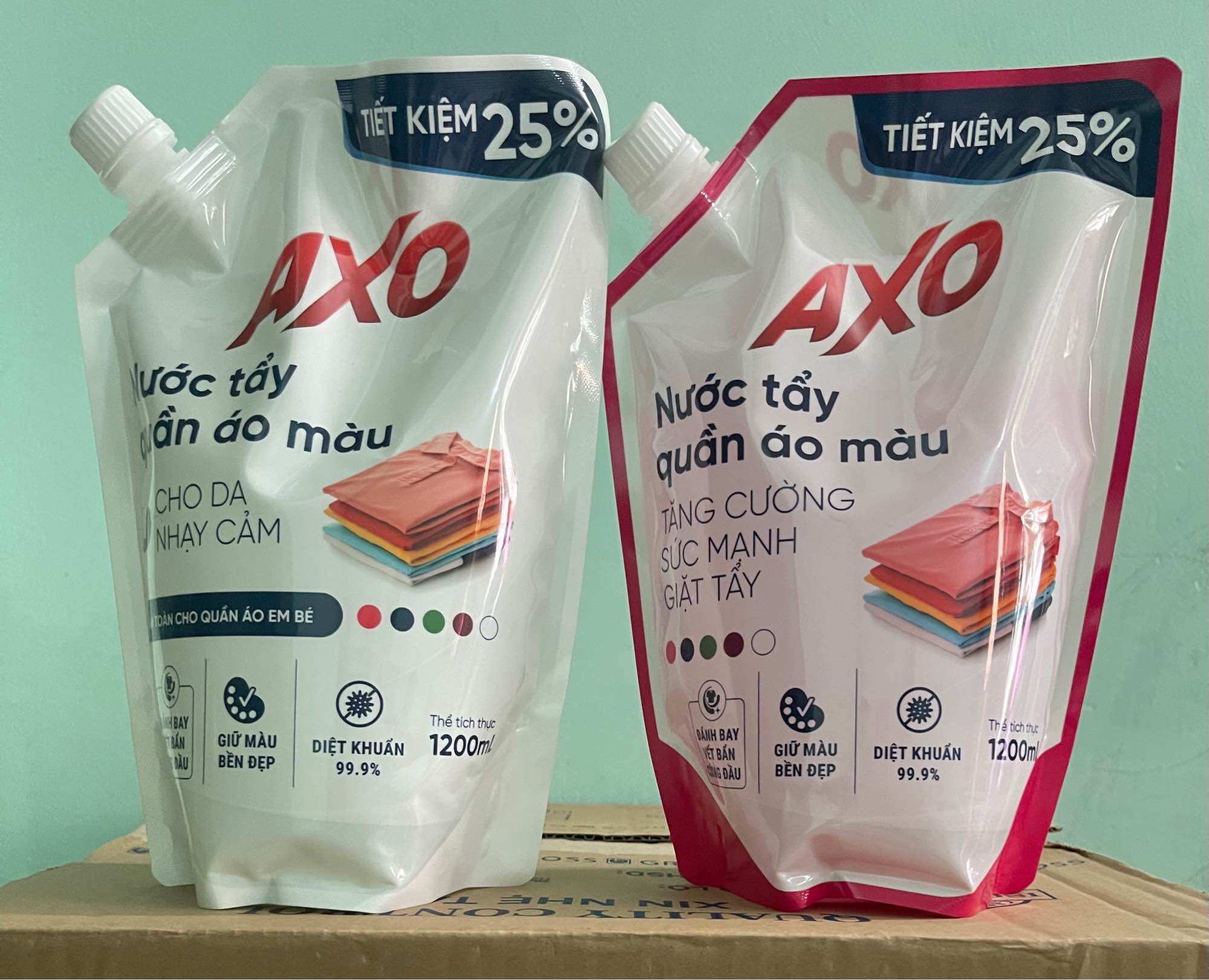 Tẩy quần áo màu AXO túi 1l2 tiết kiệm