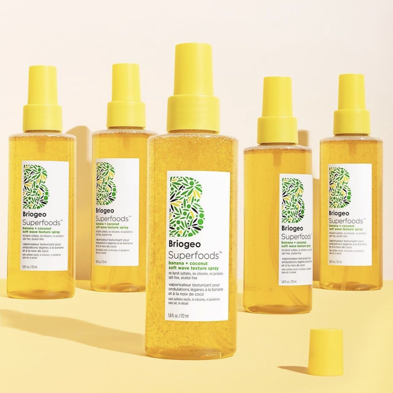Xịt dưỡng tóc Briogeo Banana + Coconut Soft Wave Texture Spray