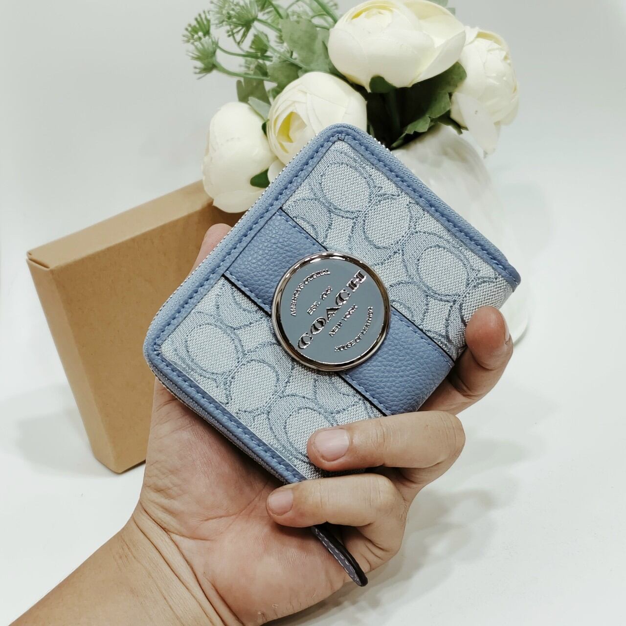 VÍ COACH - Lonnie Small Zip Around Wallet In Signature Jacquard siêu xinh
