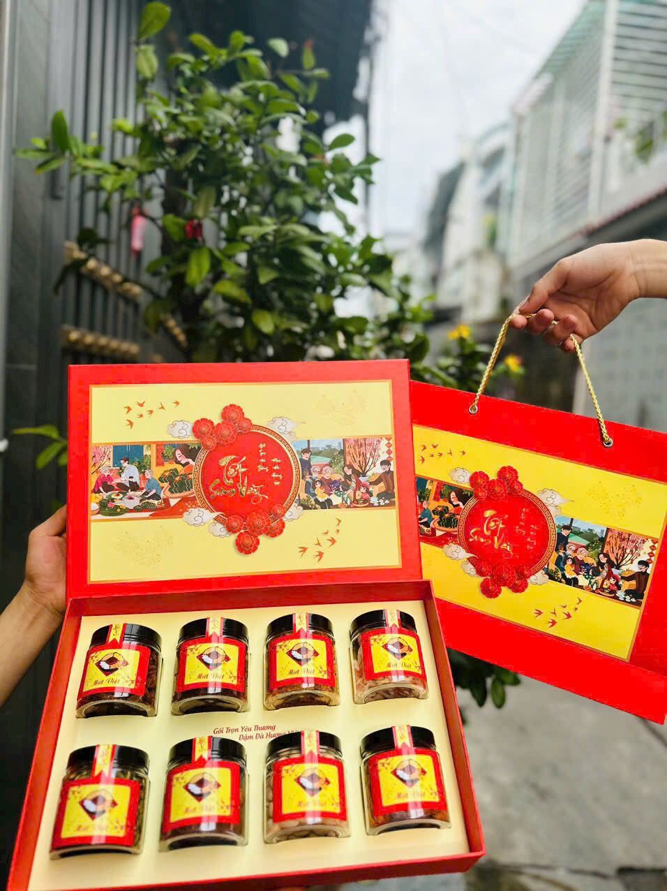 SET QUÀ TẾT SUM VẦY VIP SANG CHẢNH 2 tầng, 8 hộp