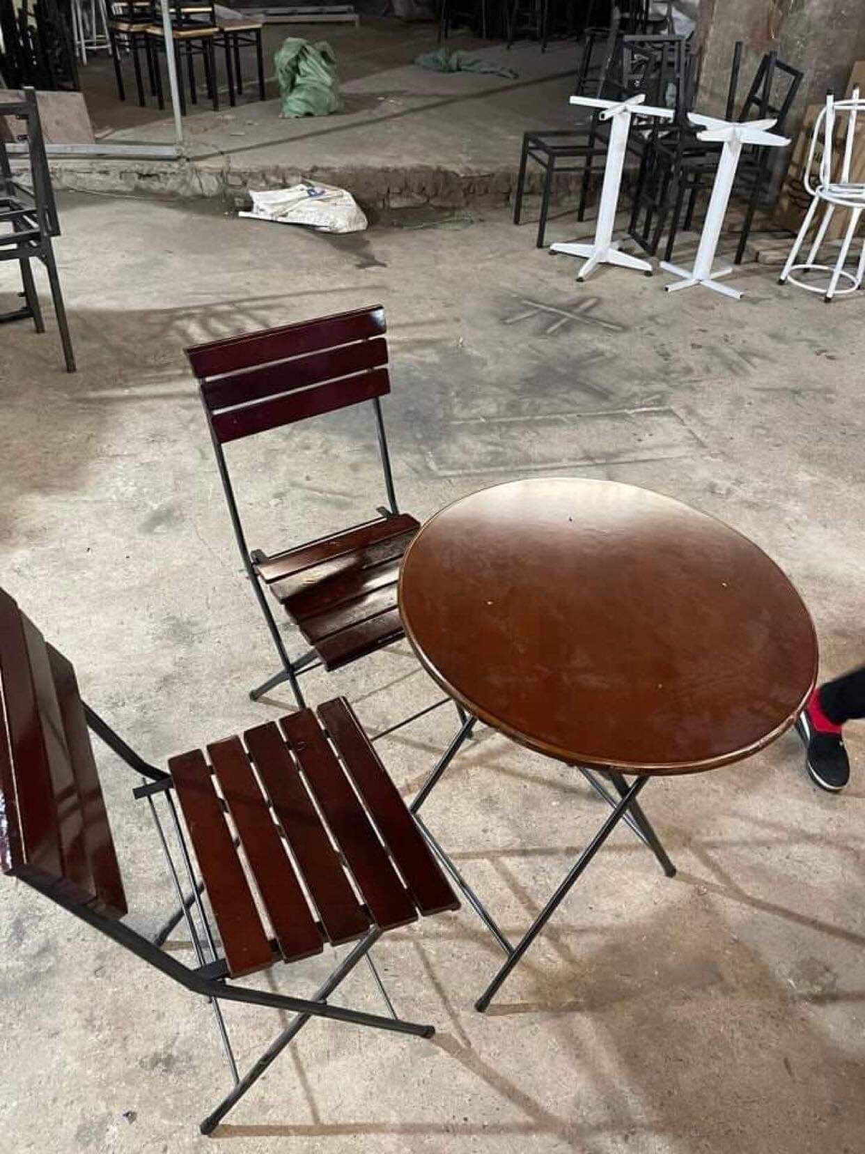 Bộ bàn ghế Fansipan (1 bàn + 4 ghế)