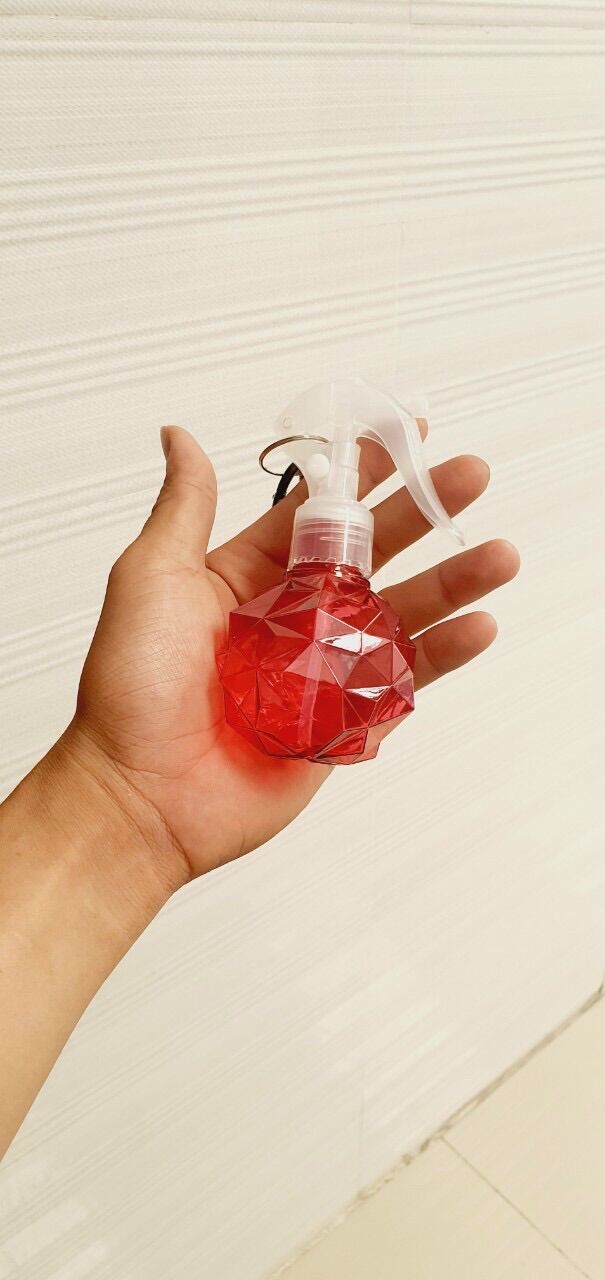 Bình xịt phun sương mini hình kim cương móc treo