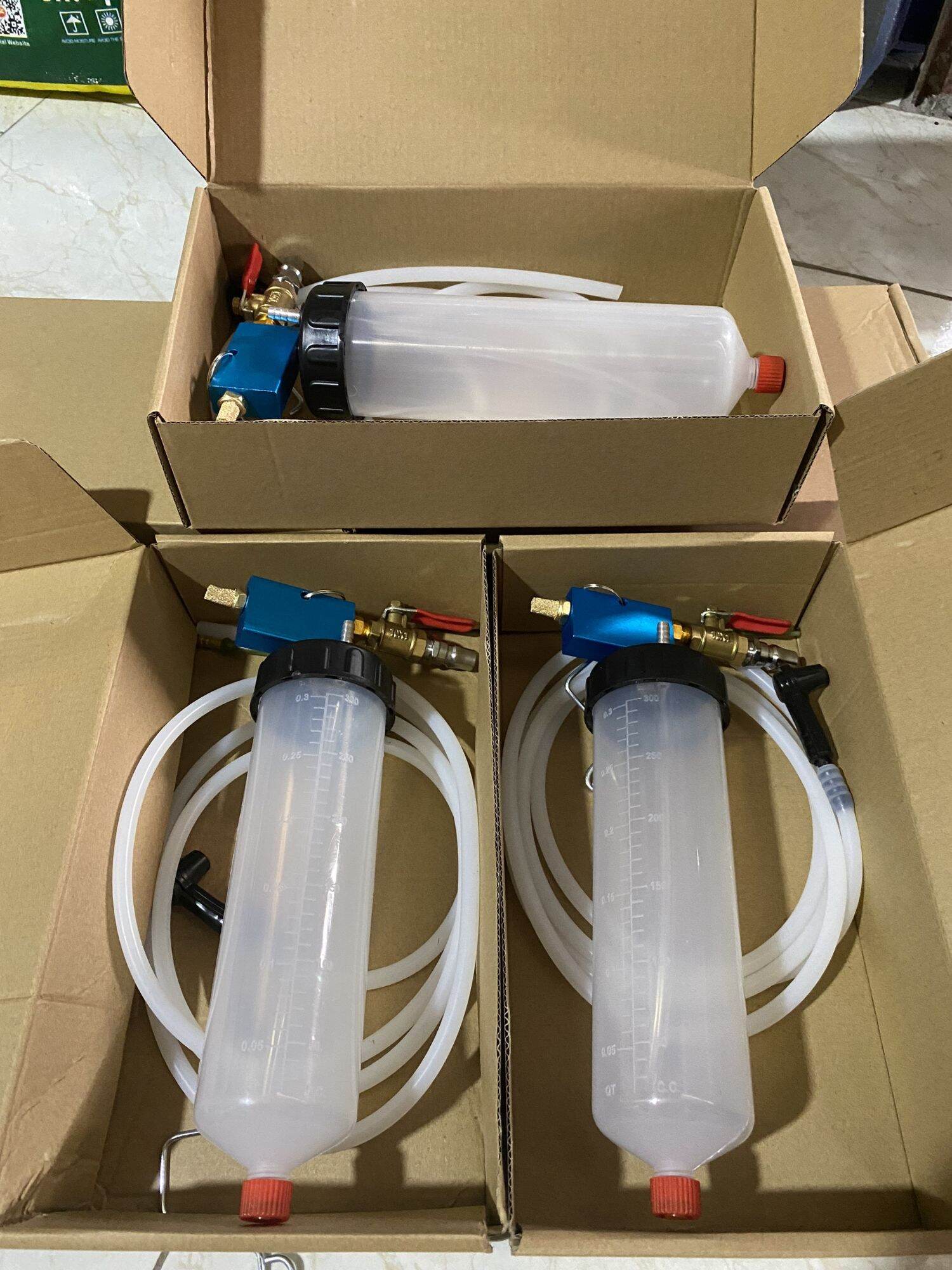 Dụng Cụ Xả E Dầu Phanh Ô Tô-Xe Máy