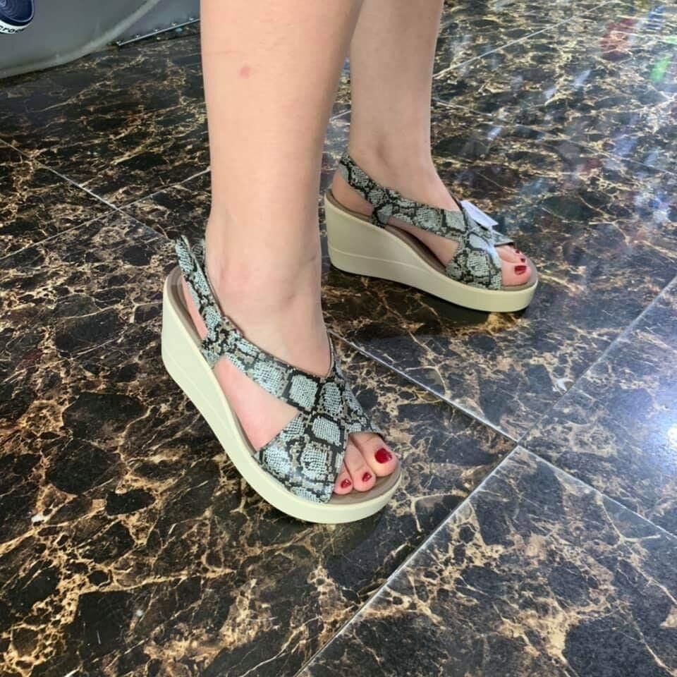 SANDAL CROCS BROOKLYN 9CM