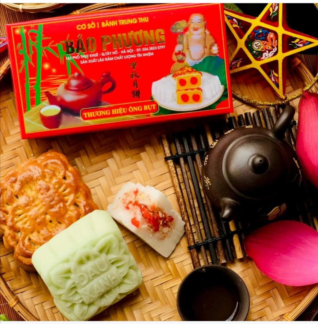 Bánh trung thu truyền thống Bảo Phương hộp 2 bánh 1 dẻo 1 nướng vị thập cẩm cổ xưa