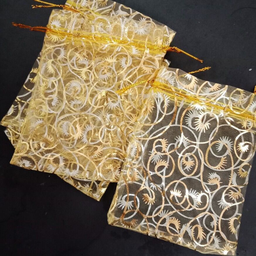 Túi voan dây rút kim tuyến nhũ vàng 10x12cm đựng quà, trang sức thumbnail