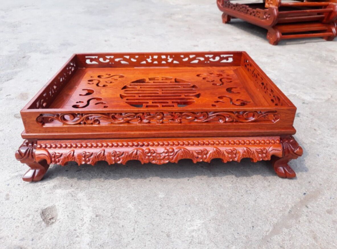 Khay trà chân quỳ gỗ hương đục rồng