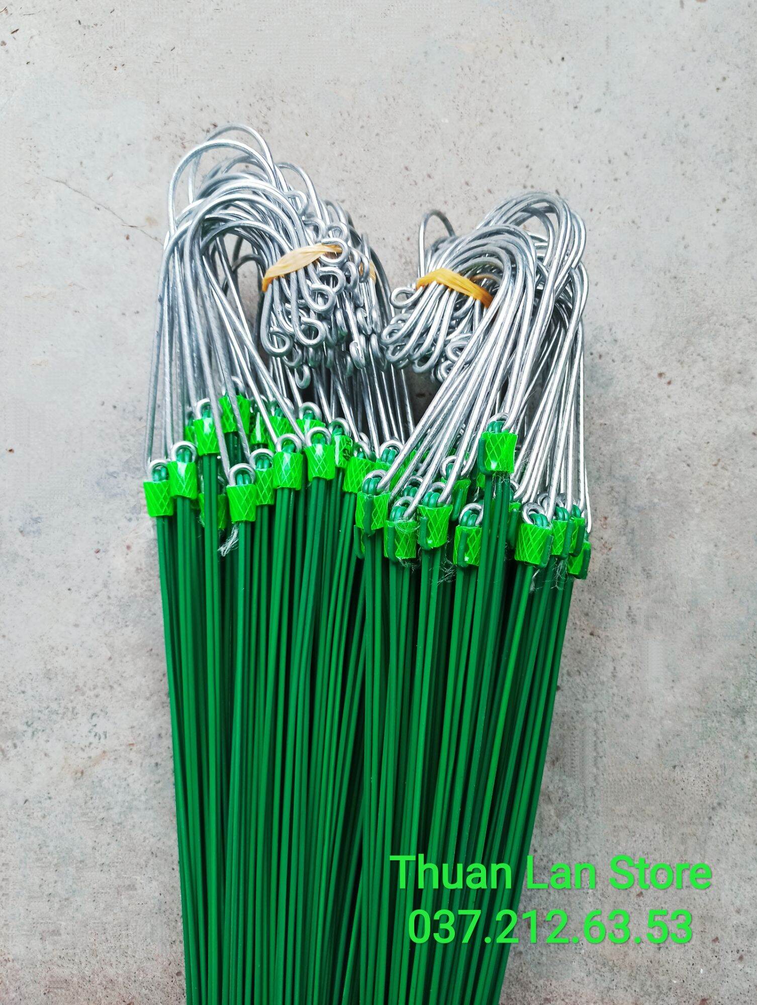 Móc Kẽm Bọc Nhựa Xanh Dài 80cm (Tổng thể 90cm)