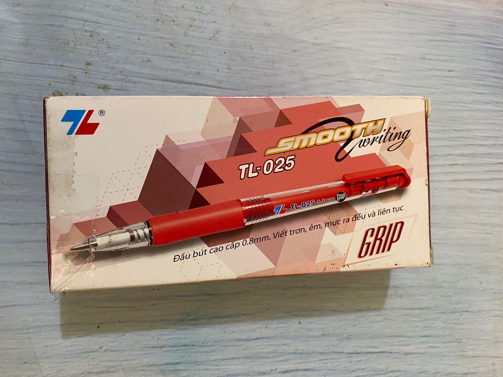 Hộp 20 chiếc bút bi 025