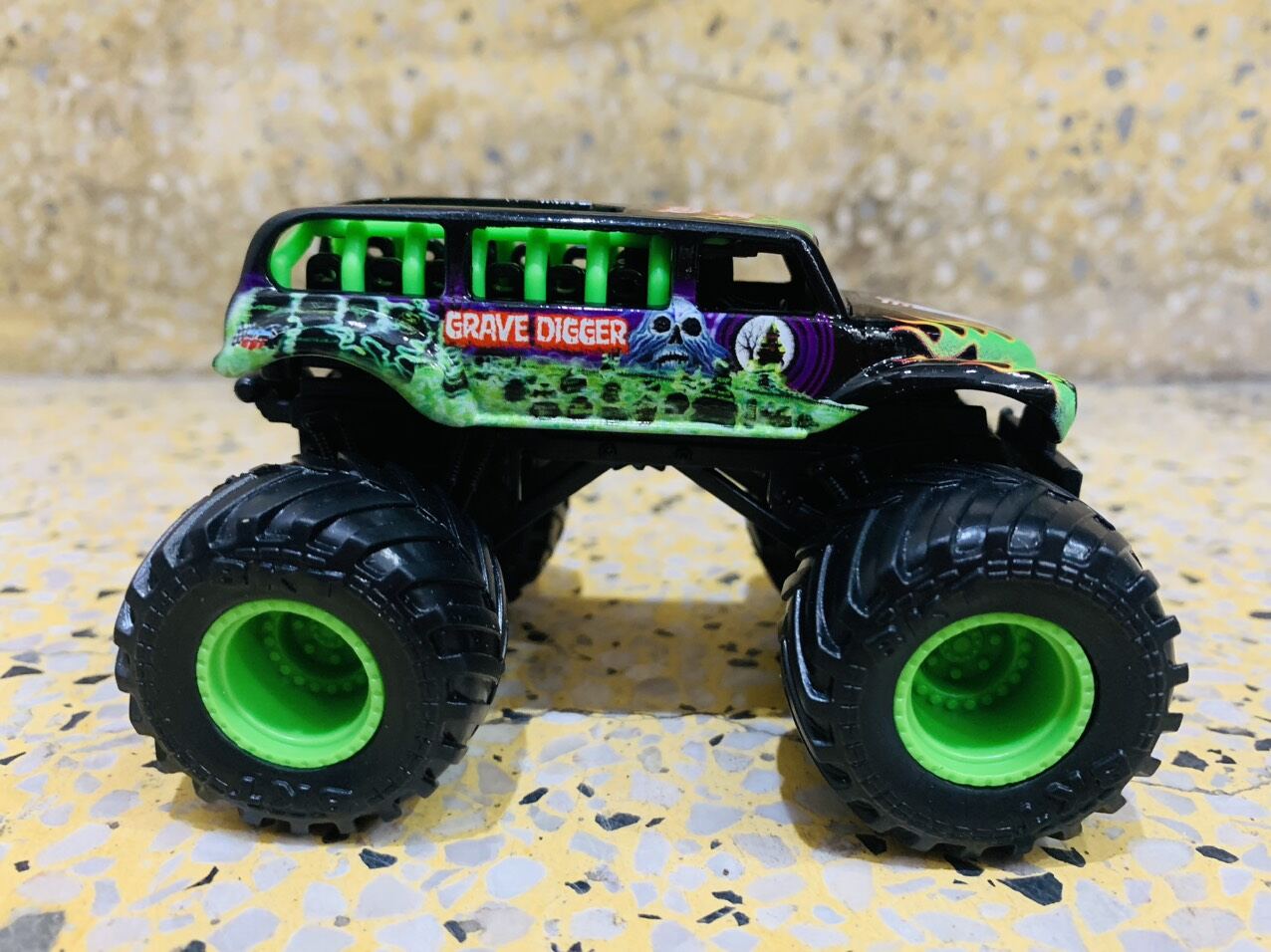 Xe Monster Jam tỉ lệ 1:64 mới về tháng 4/2024