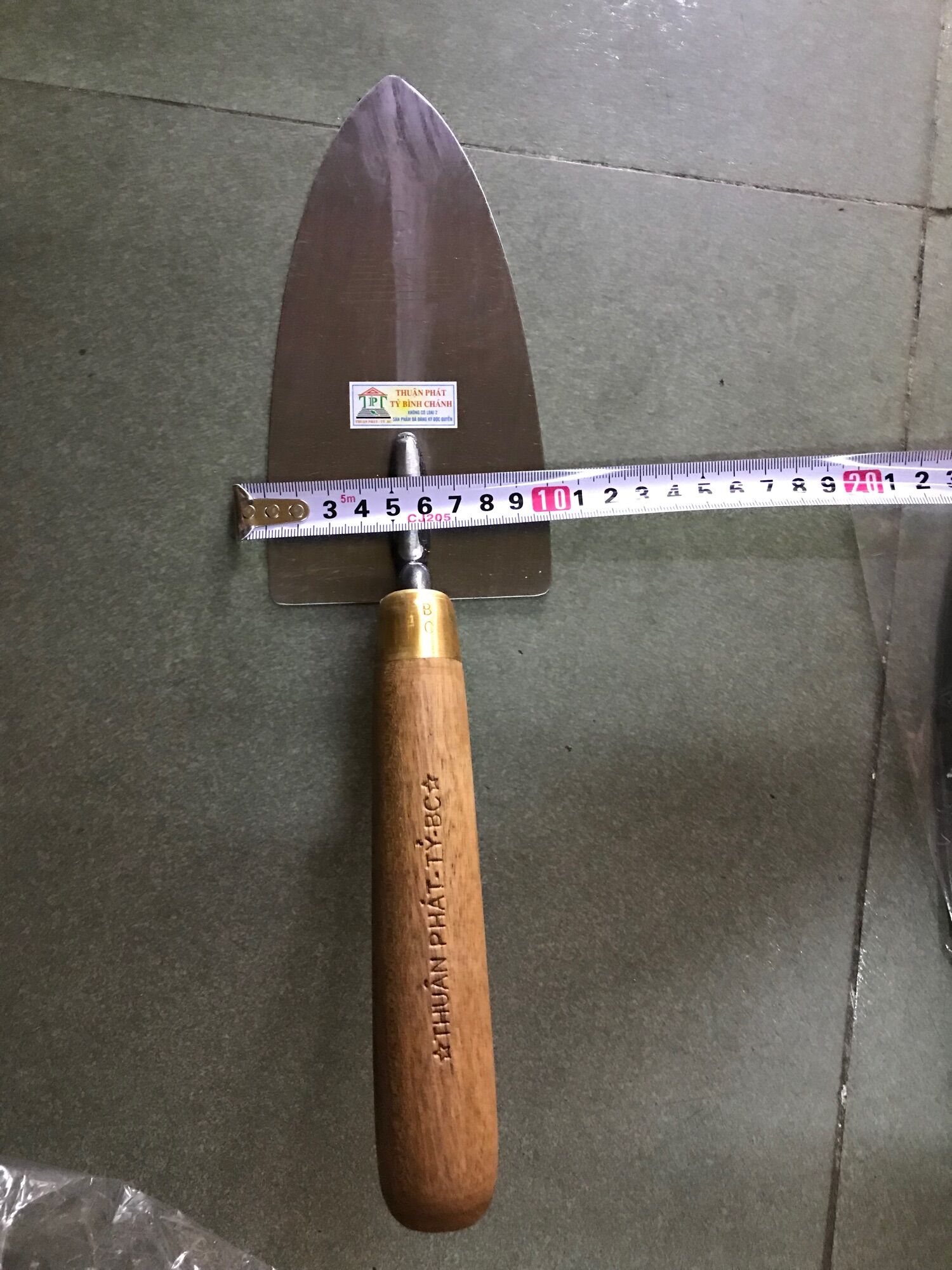 Bay nhọn trắng Bình Chánh