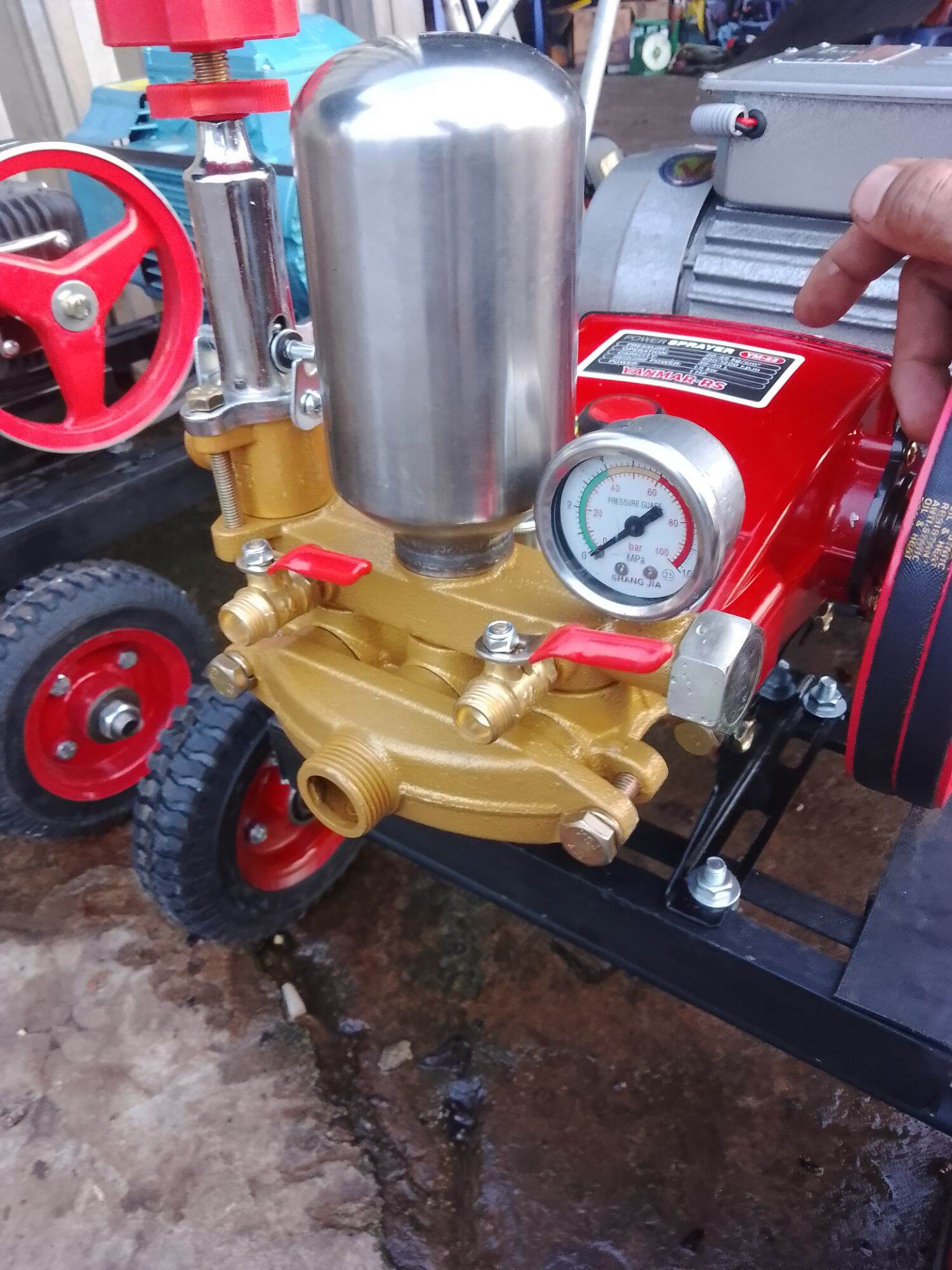 máy rửa xe Yanmar 1hp