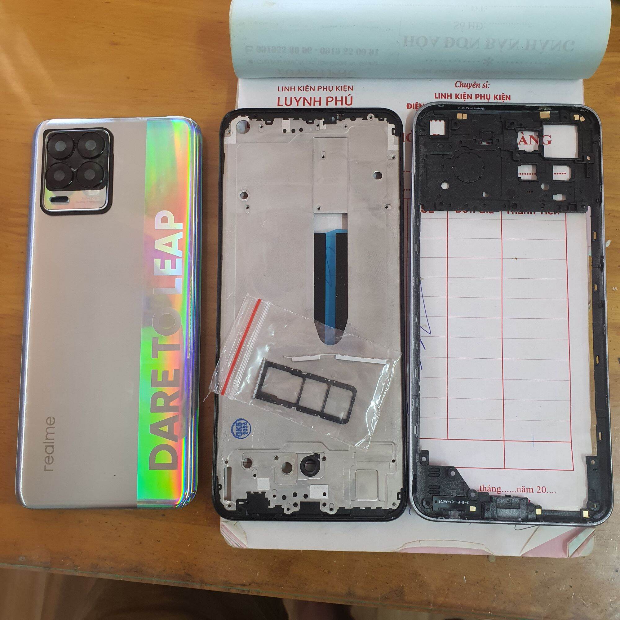 Vỏ realme 8 4G có khay sim khung sườn bộ nút bao test