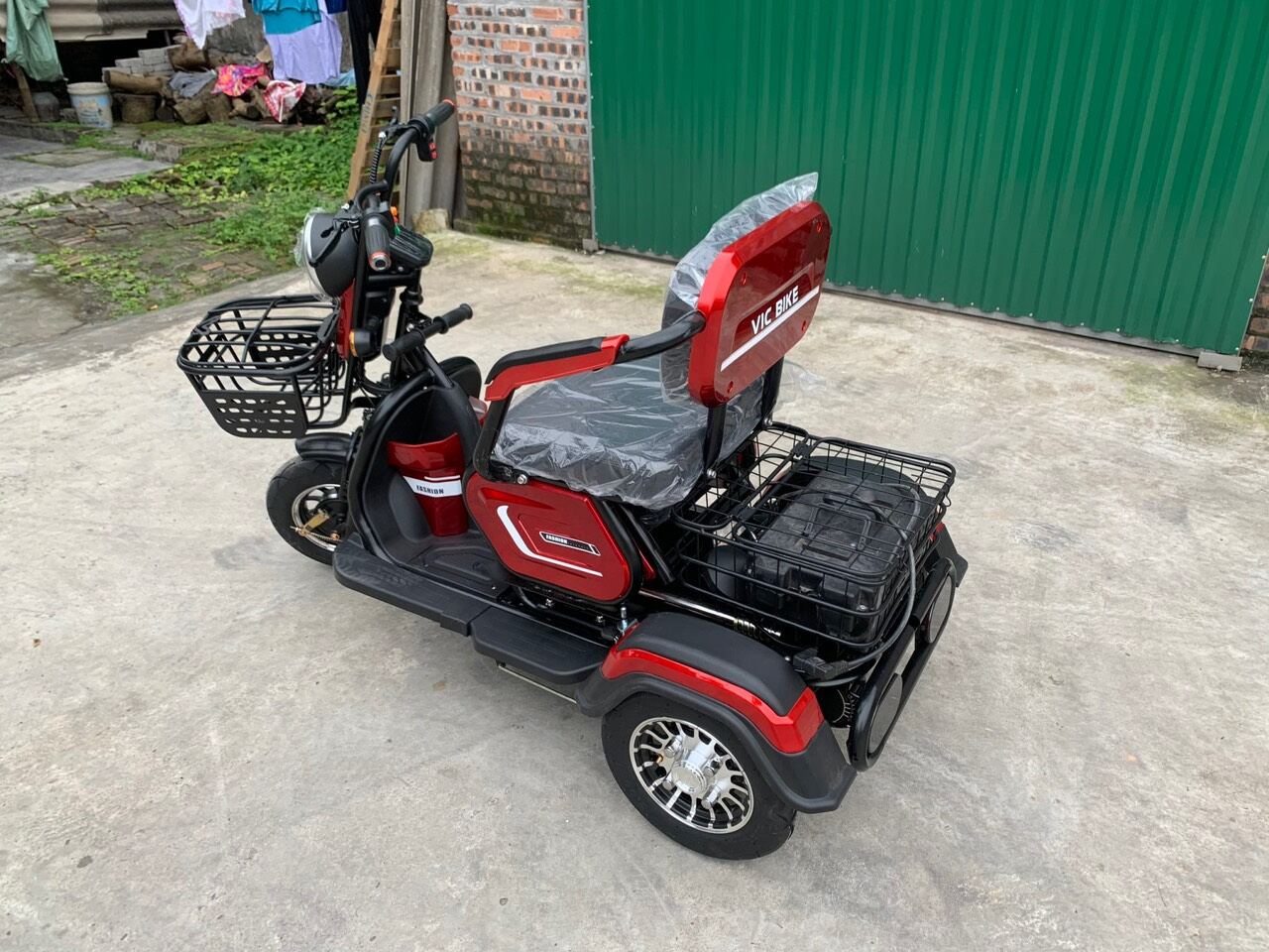 xe điện ba bánh mới 100% có số tuyến số lùi dành cho người già người khuyết tật có phanh chân phanh tay đầy đủ chức năng thông tin 097 185 3323