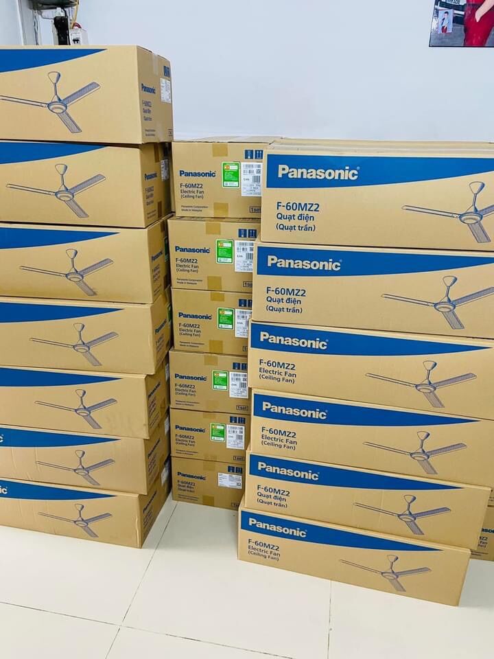 Quạt trần Panasonic F-60MZ2 có thiết kế 3 cánh quạt, màu trắng trục motor màu trắng có viền vàng , điều khiển bằng hộp số