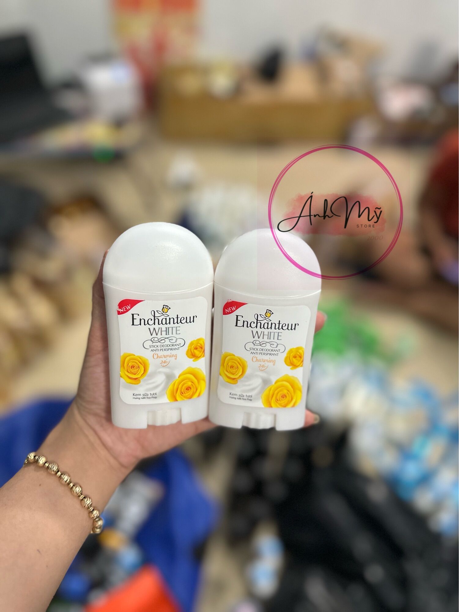 Sáp Khử Mùi Enchanteur 40g