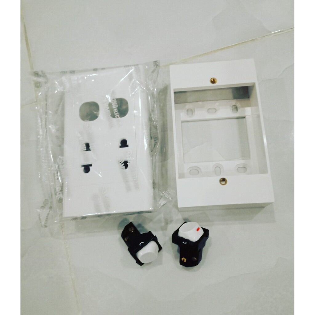 [HCM]Ổ cắm 2 công tắc 2 lỗ cắm  + đế nổi VANLOCK