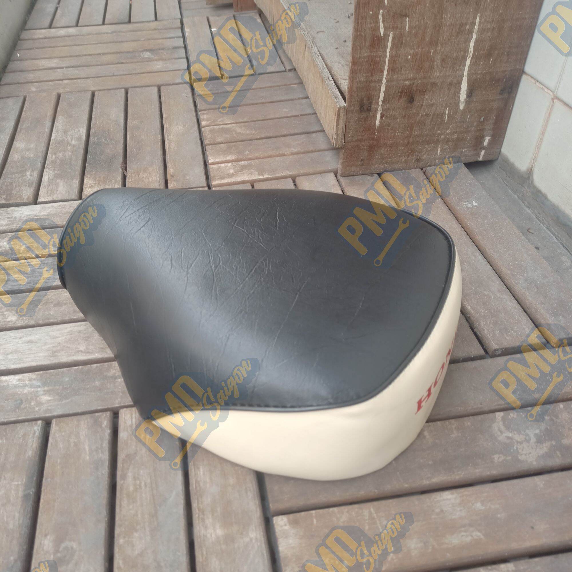 Yên đệm trước trắng đen cub 78/70