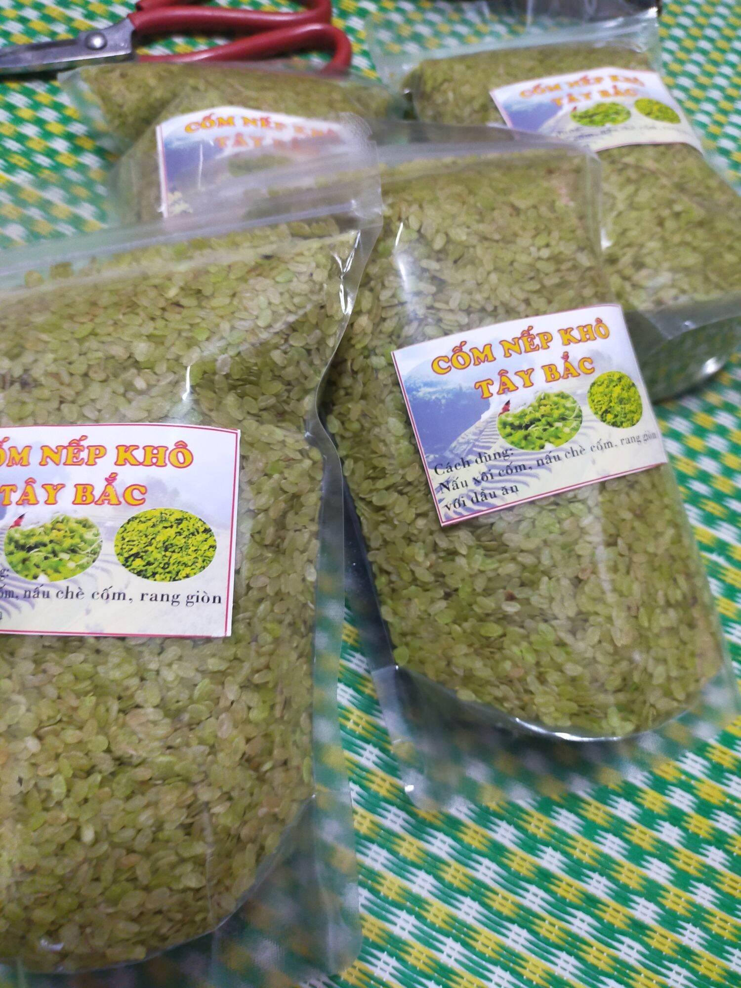 500g cốm khô, đặc sản tây bắc nổi tiếng, màu vàng xanh tự nhiên