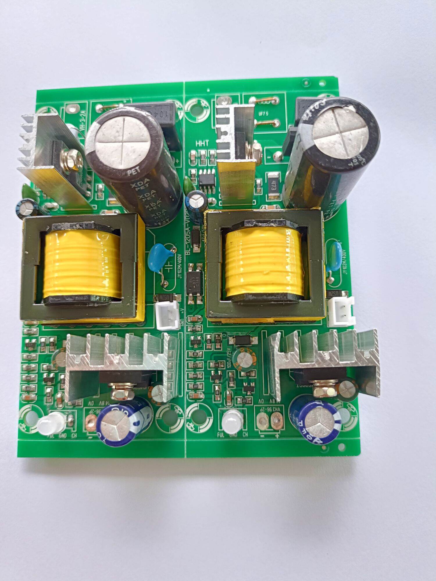 Mạch sạc acquy tự động 12v6A