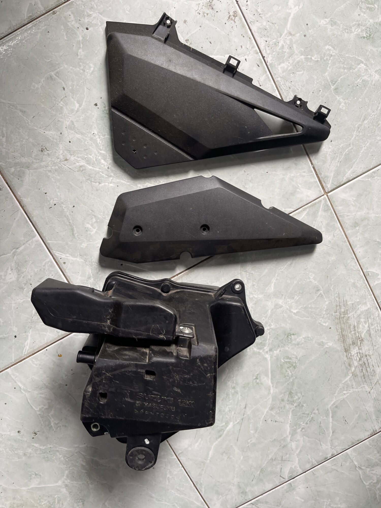 Hộp lọc gió zin suzuki satria fi