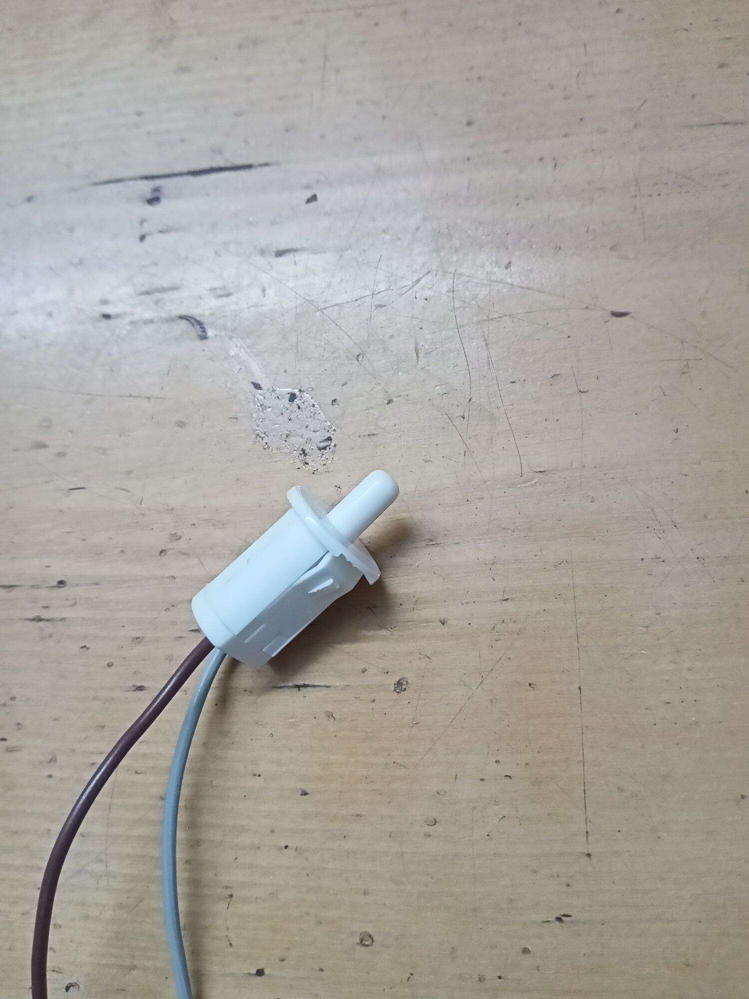 Công tắc cửa tủ lạnh