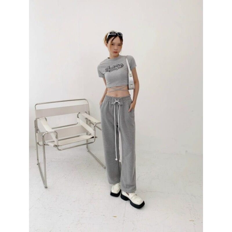 ÁO CROPTOP IN CHỮ CỘT EO CỰC XỊN TAVIN8