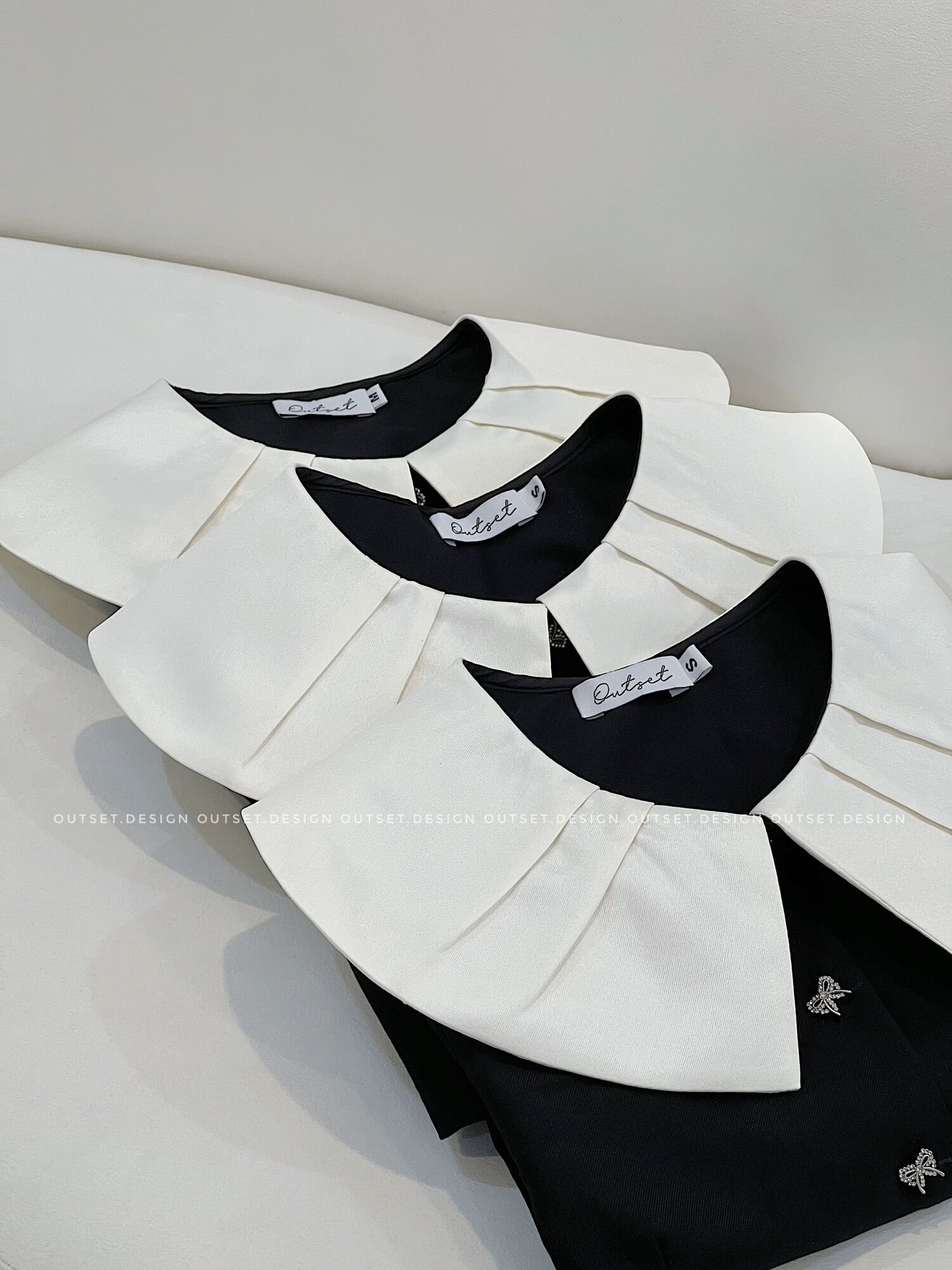 OUTSET- Áo Butterfly phối cổ thanh lịch