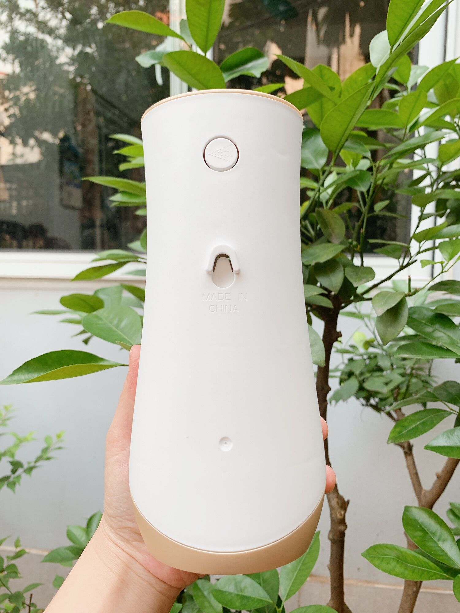 Máy xịt thơm phòng tự động GLADE( Vỏ Máy Không lõi, kèm 2 pin AA)