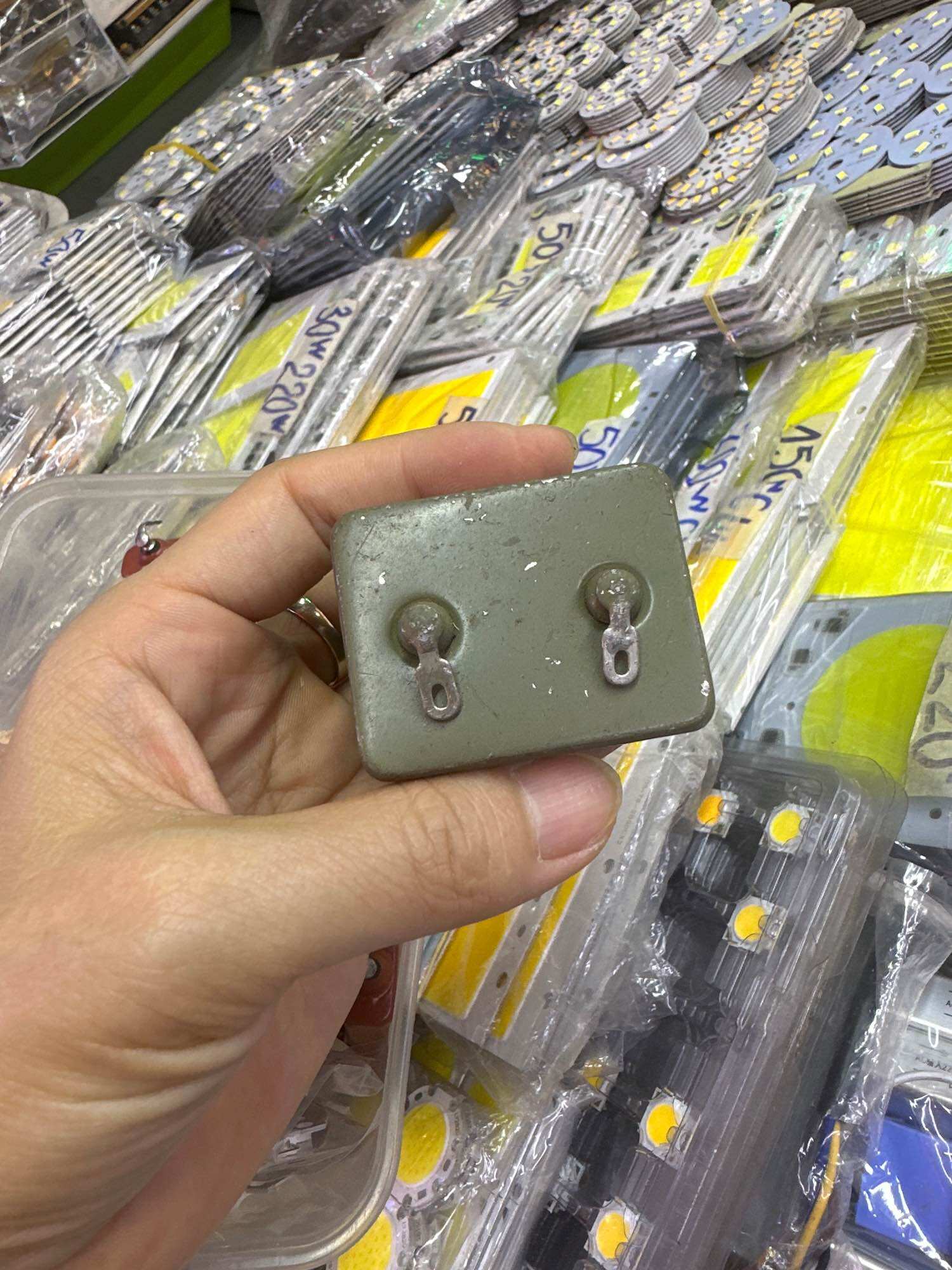 tụ nga 4uf 400v