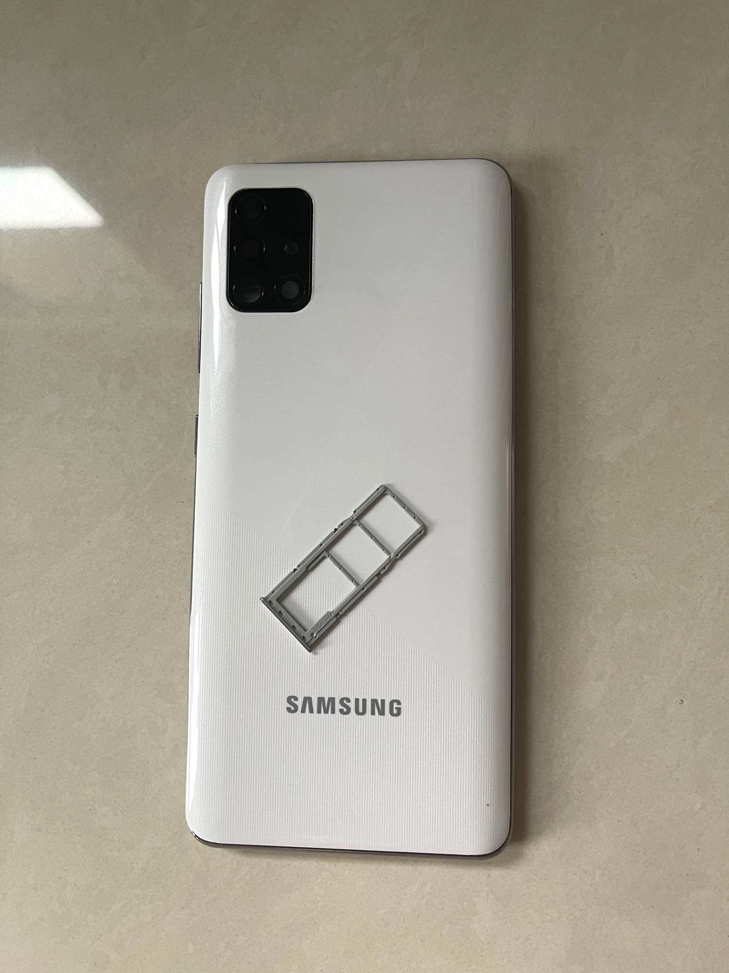 Vỏ bộ Samsung A51 kèm kính camera + khay sim