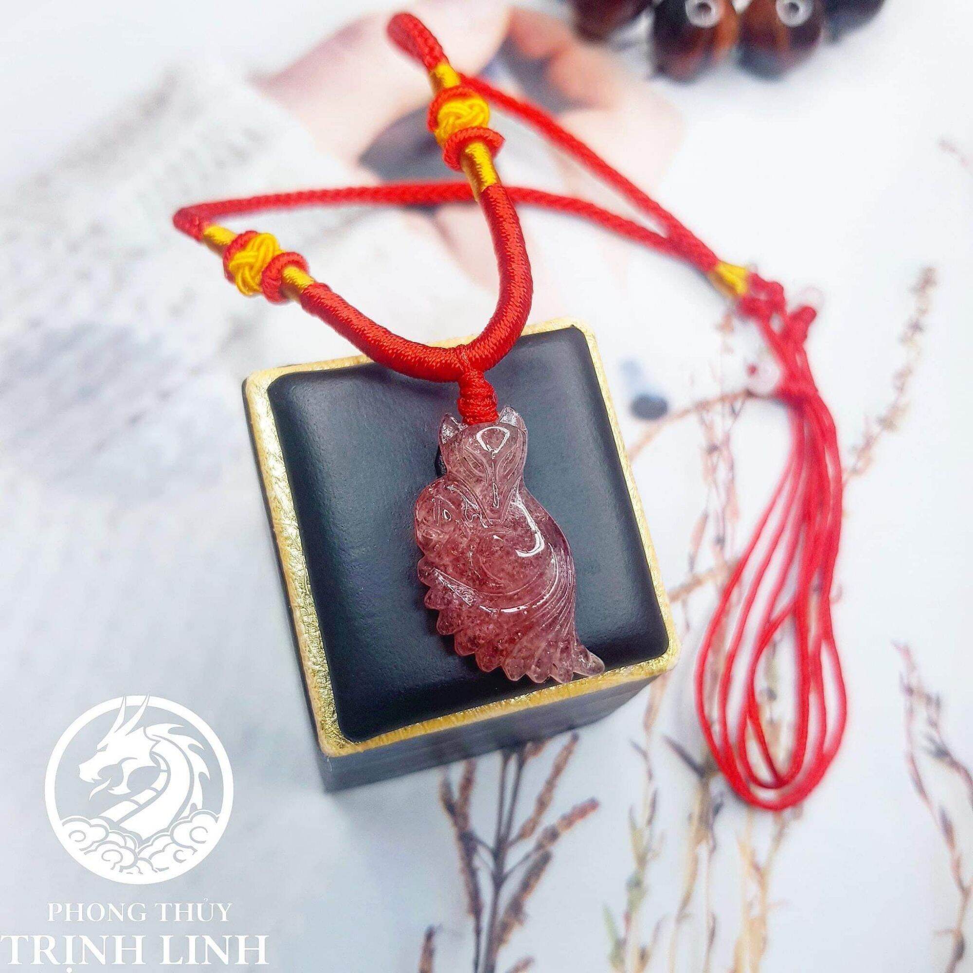 Vòng cổ cửu vỹ hồ ly đuôi vũ thạch anh dâu tây